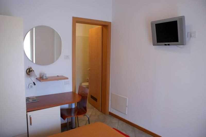 Hotel Il Pino Garlasco エクステリア 写真