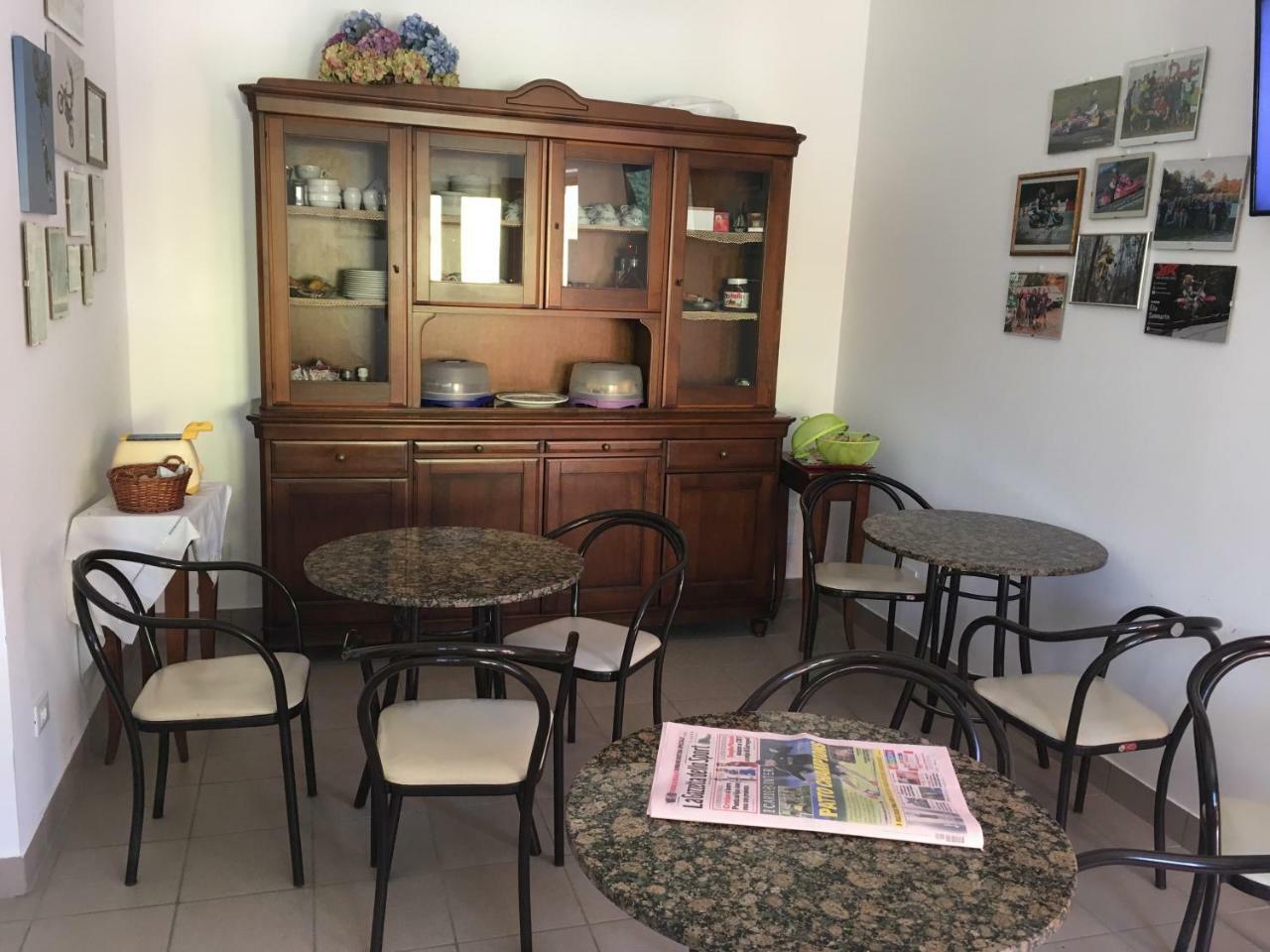 Hotel Il Pino Garlasco エクステリア 写真